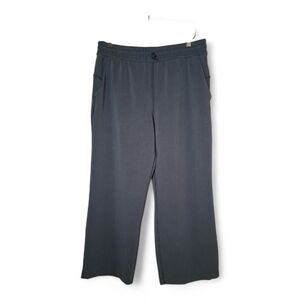 Lululemon Women's Black Softstreme High-Rise Straight-Leg Cropped 24" Pant 10